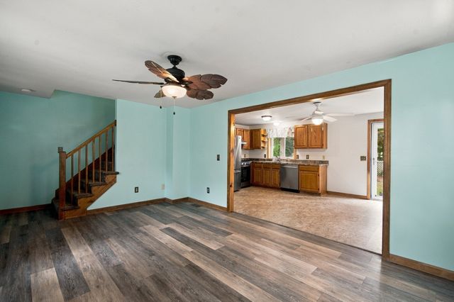 16 Gunters Ln, Mashpee, MA 02649