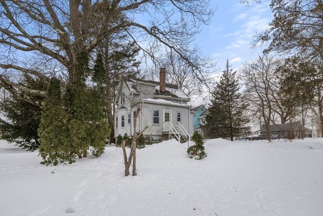 370 Grove REAR, Boston, MA 02132