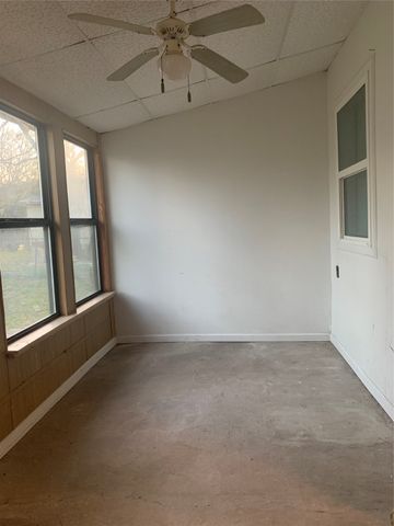 706 N Park Avenue, Terrell, TX 75160