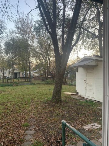 706 N Park Avenue, Terrell, TX 75160