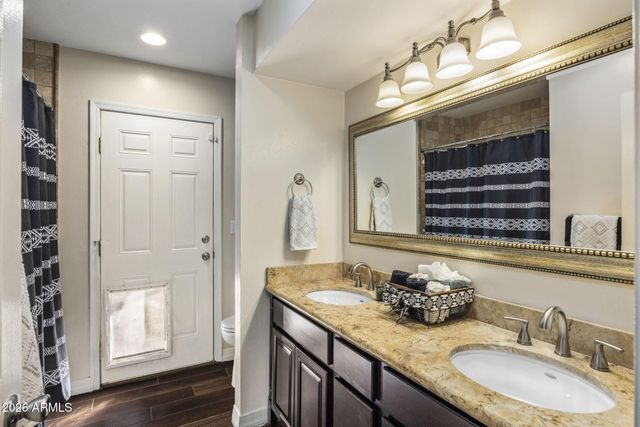 221 W SWEETWATER Avenue, Phoenix, AZ 85029