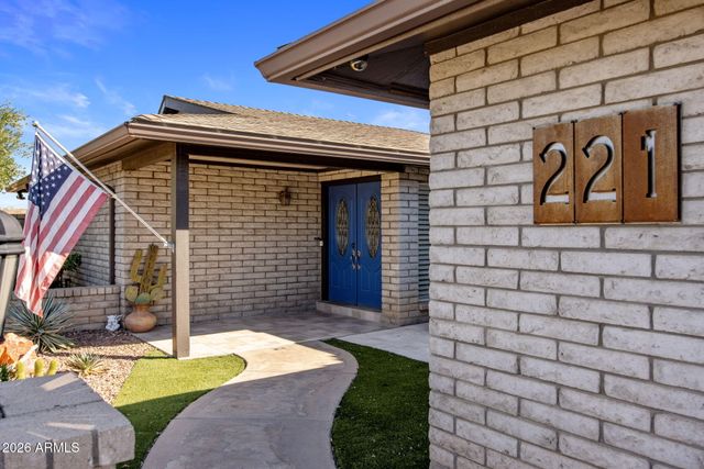 221 W SWEETWATER Avenue, Phoenix, AZ 85029