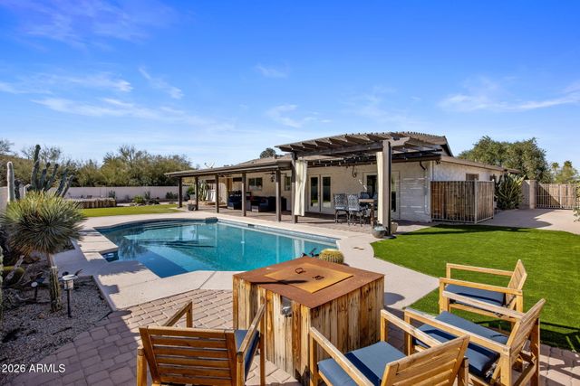 221 W SWEETWATER Avenue, Phoenix, AZ 85029