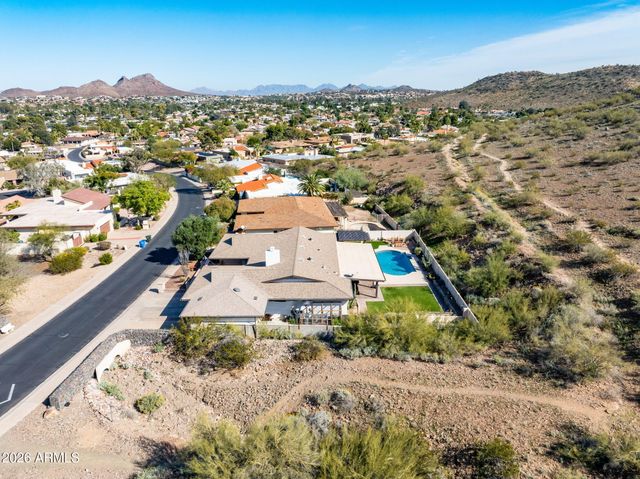 221 W SWEETWATER Avenue, Phoenix, AZ 85029