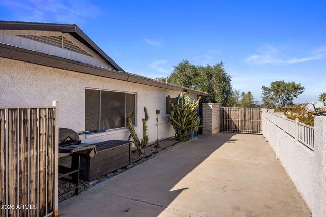 221 W SWEETWATER Avenue, Phoenix, AZ 85029