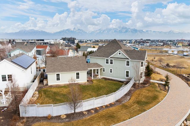 4851 W FISH HOOK RD, South Jordan, UT 84009
