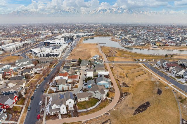 4851 W FISH HOOK RD, South Jordan, UT 84009