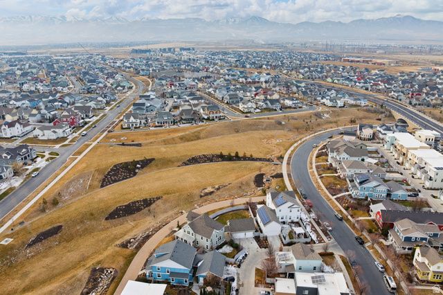 4851 W FISH HOOK RD, South Jordan, UT 84009