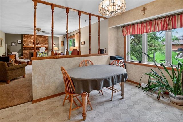 508 Woodvale Drive, Deforest, WI 53532