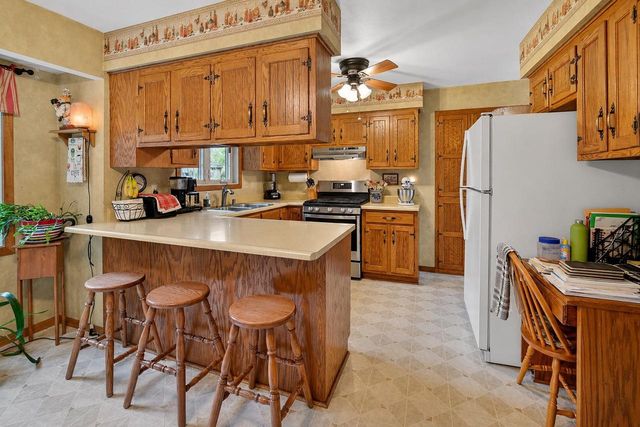 508 Woodvale Drive, Deforest, WI 53532