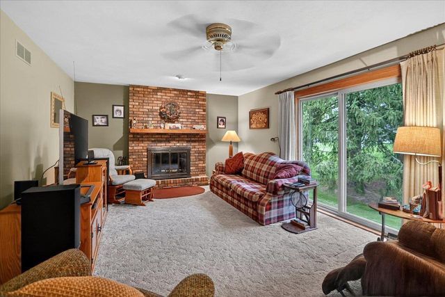 508 Woodvale Drive, Deforest, WI 53532