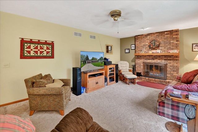 508 Woodvale Drive, Deforest, WI 53532