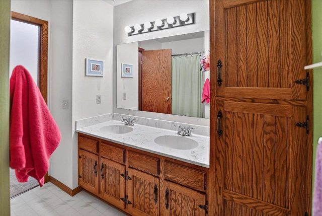 508 Woodvale Drive, Deforest, WI 53532