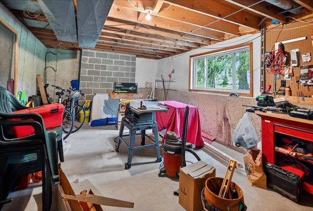 508 Woodvale Drive, Deforest, WI 53532