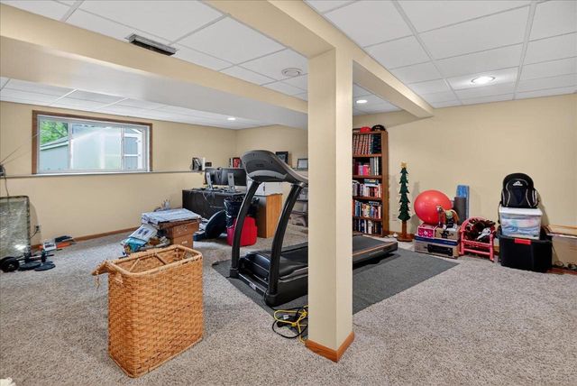 508 Woodvale Drive, Deforest, WI 53532