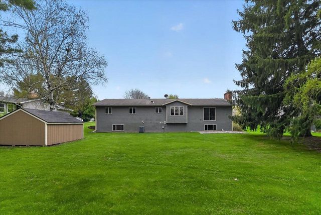 508 Woodvale Drive, Deforest, WI 53532