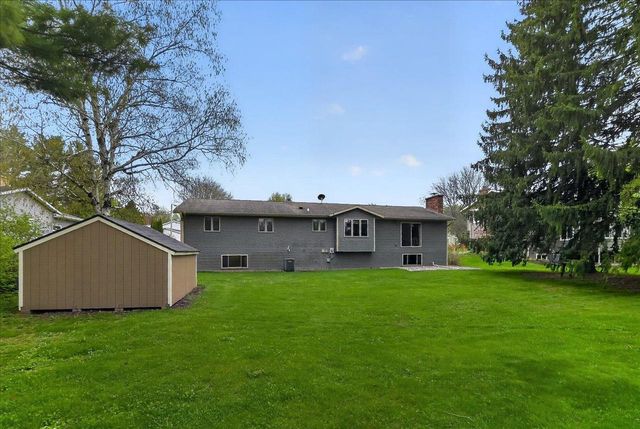 508 Woodvale Drive, Deforest, WI 53532