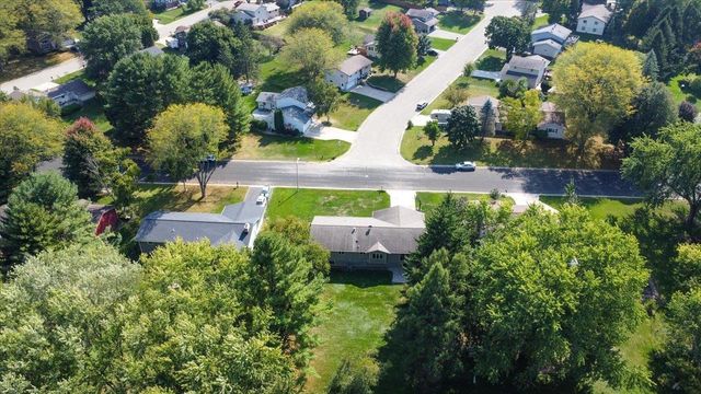 508 Woodvale Drive, Deforest, WI 53532