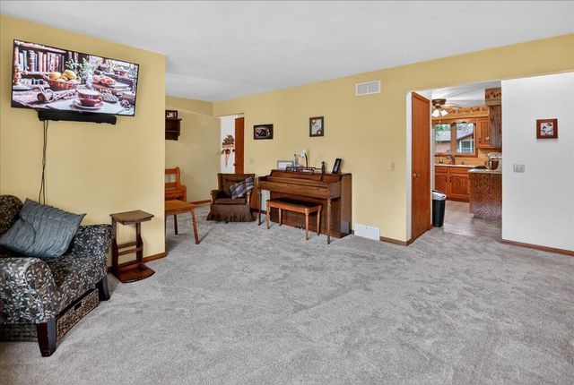 508 Woodvale Drive, Deforest, WI 53532