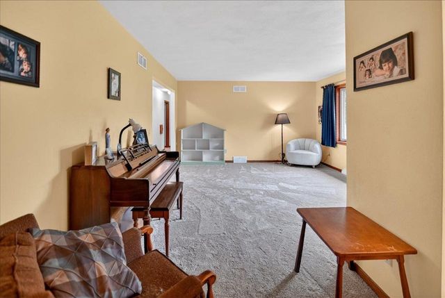 508 Woodvale Drive, Deforest, WI 53532