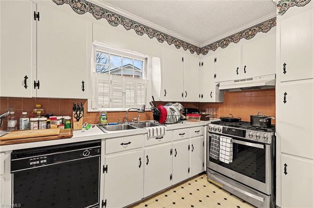 3771 Tangle Lane, Winston-salem, NC 27106