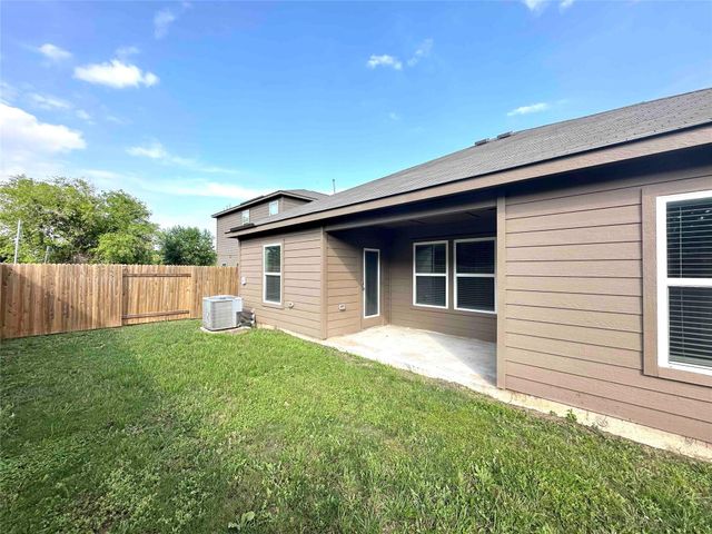 1114 Treeta TRL, Kyle, TX 78640