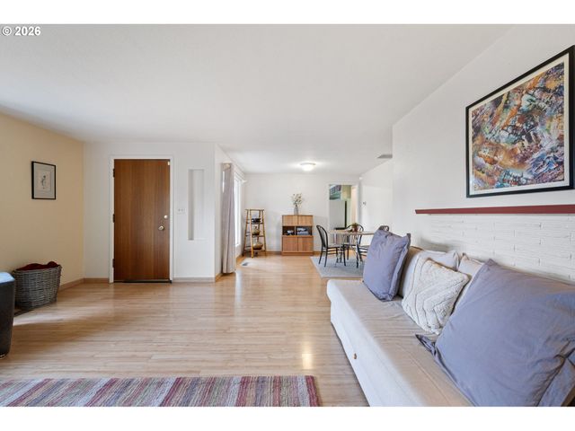 280 REGAL Ct, Eugene, OR 97401