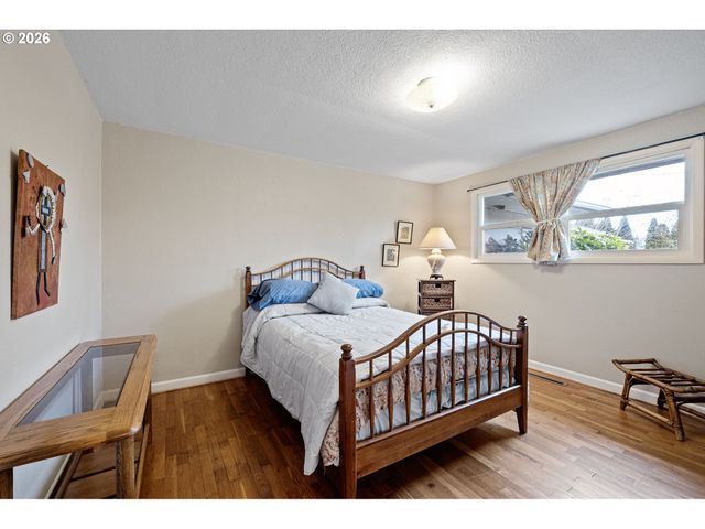 280 REGAL Ct, Eugene, OR 97401