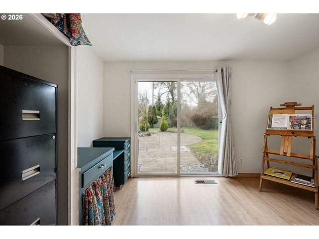 280 REGAL Ct, Eugene, OR 97401