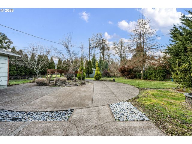 280 REGAL Ct, Eugene, OR 97401