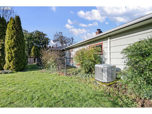 280 REGAL Ct, Eugene, OR 97401