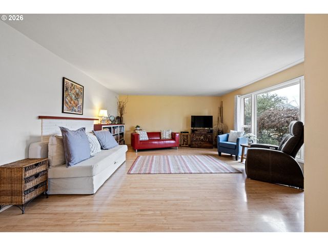 280 REGAL Ct, Eugene, OR 97401