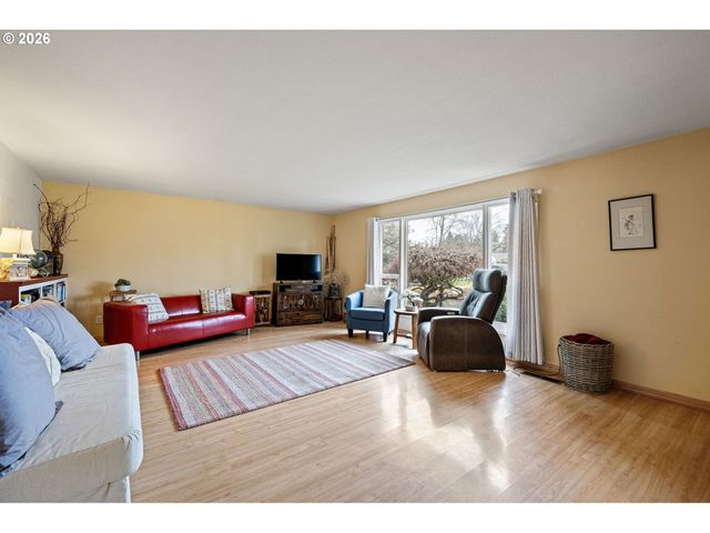 280 REGAL Ct, Eugene, OR 97401