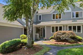 33 Larkspur Court # 123, Nashua, NH 03062