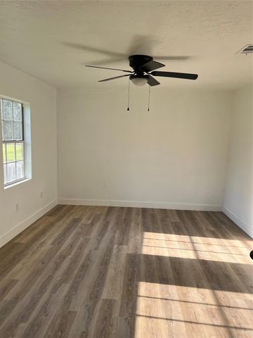 502 Independence Street, Liberty, TX 77575