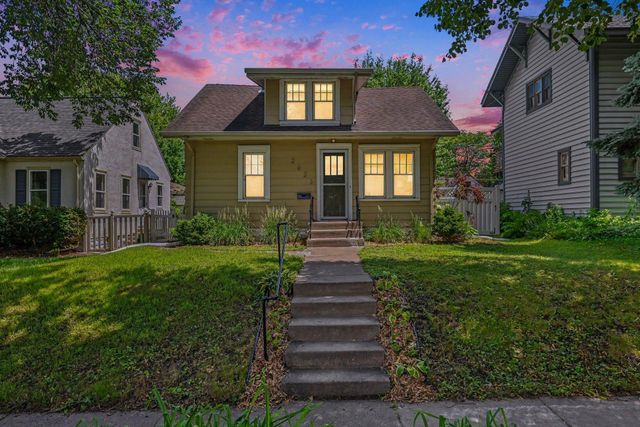 2623 Mckinley Street NE, Minneapolis, MN 55418