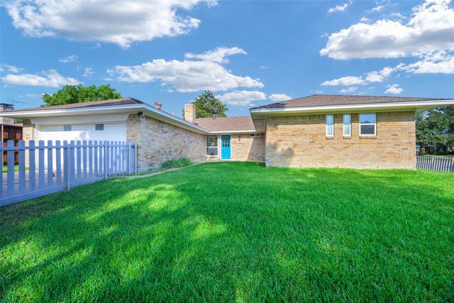 2400 Bengal Lane, Plano, TX 75023