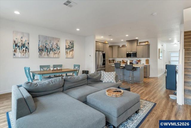 6193 Blue River Dr SE, Salem, OR 97306