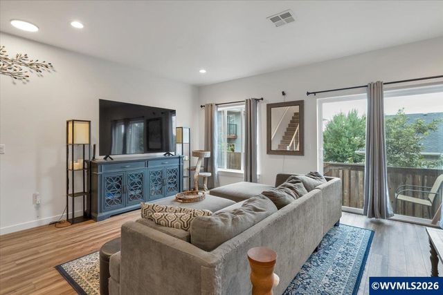 6193 Blue River Dr SE, Salem, OR 97306