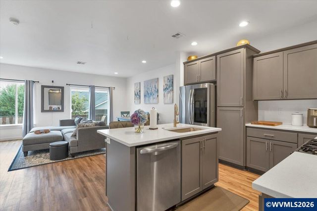 6193 Blue River Dr SE, Salem, OR 97306