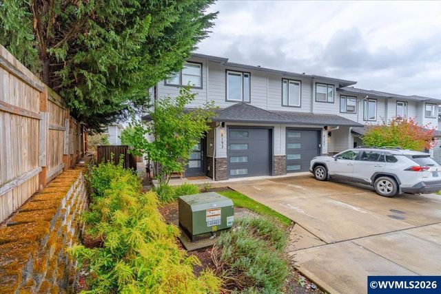 6193 Blue River Dr SE, Salem, OR 97306