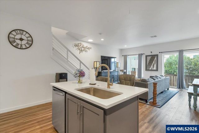 6193 Blue River Dr SE, Salem, OR 97306