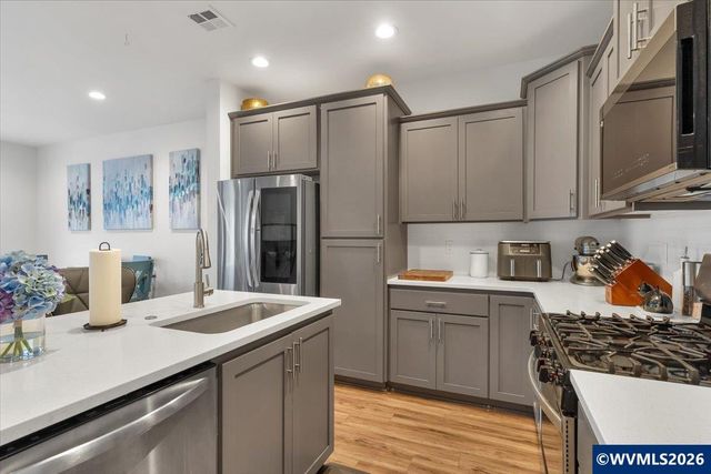 6193 Blue River Dr SE, Salem, OR 97306
