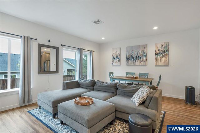 6193 Blue River Dr SE, Salem, OR 97306