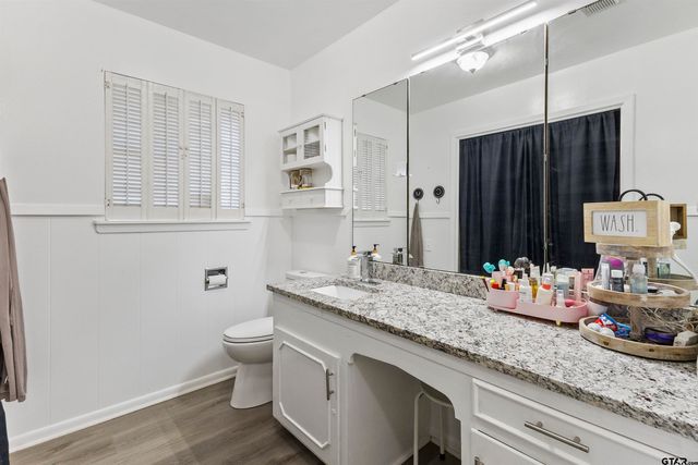 1805 Overbrook Ln, Tyler, TX 75703