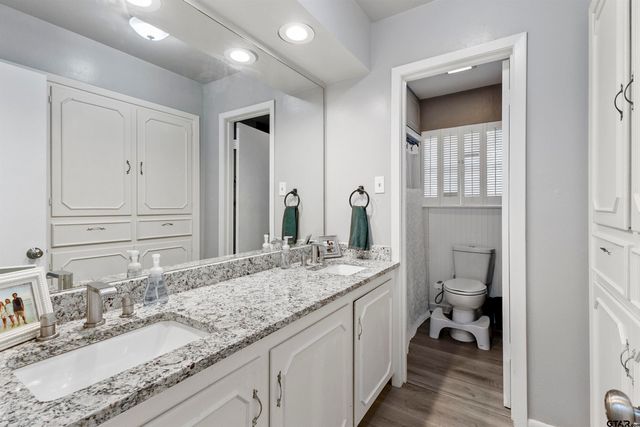 1805 Overbrook Ln, Tyler, TX 75703