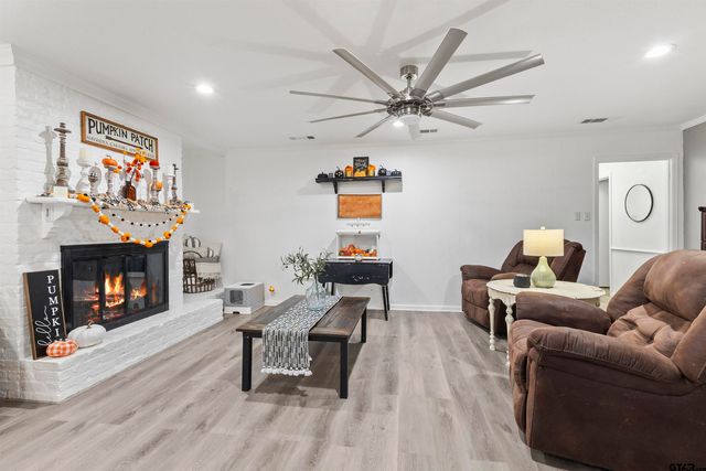 1805 Overbrook Ln, Tyler, TX 75703