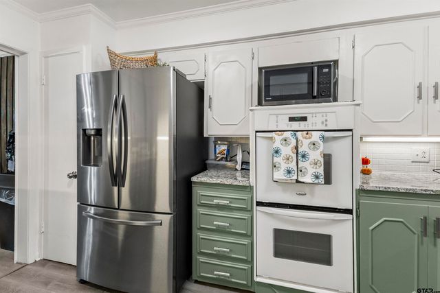 1805 Overbrook Ln, Tyler, TX 75703