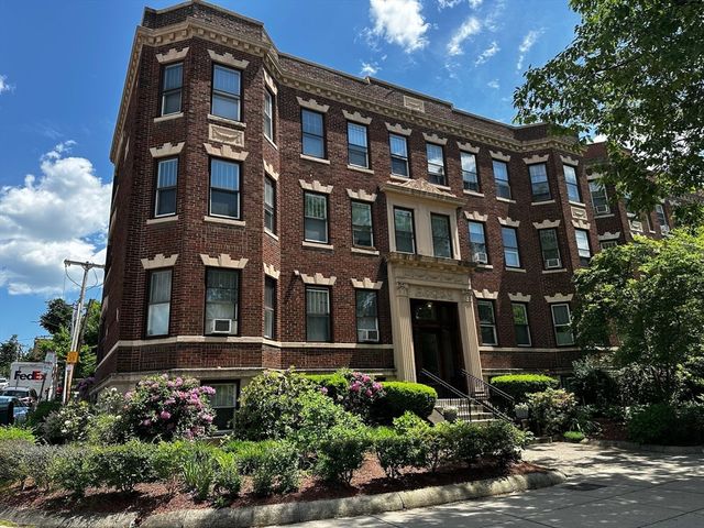 224 Jamaicaway 3, Boston, MA 02130