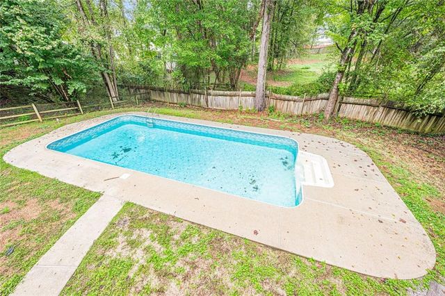 375 Saybrooke Crossing, Acworth, GA 30101